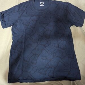 Kaws x Uniqlo tshirt